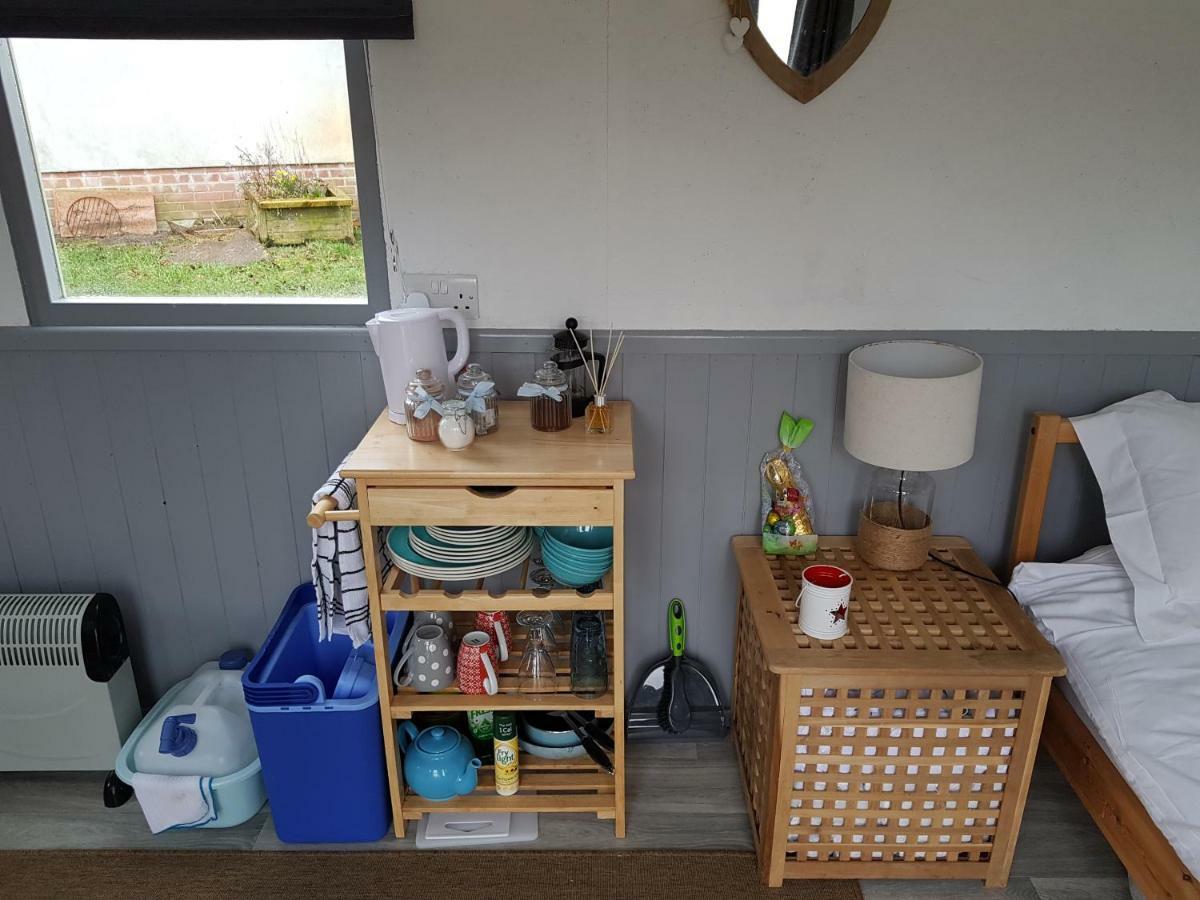 Acorn Camping And Caravan Park Llantwit Major Bagian luar foto