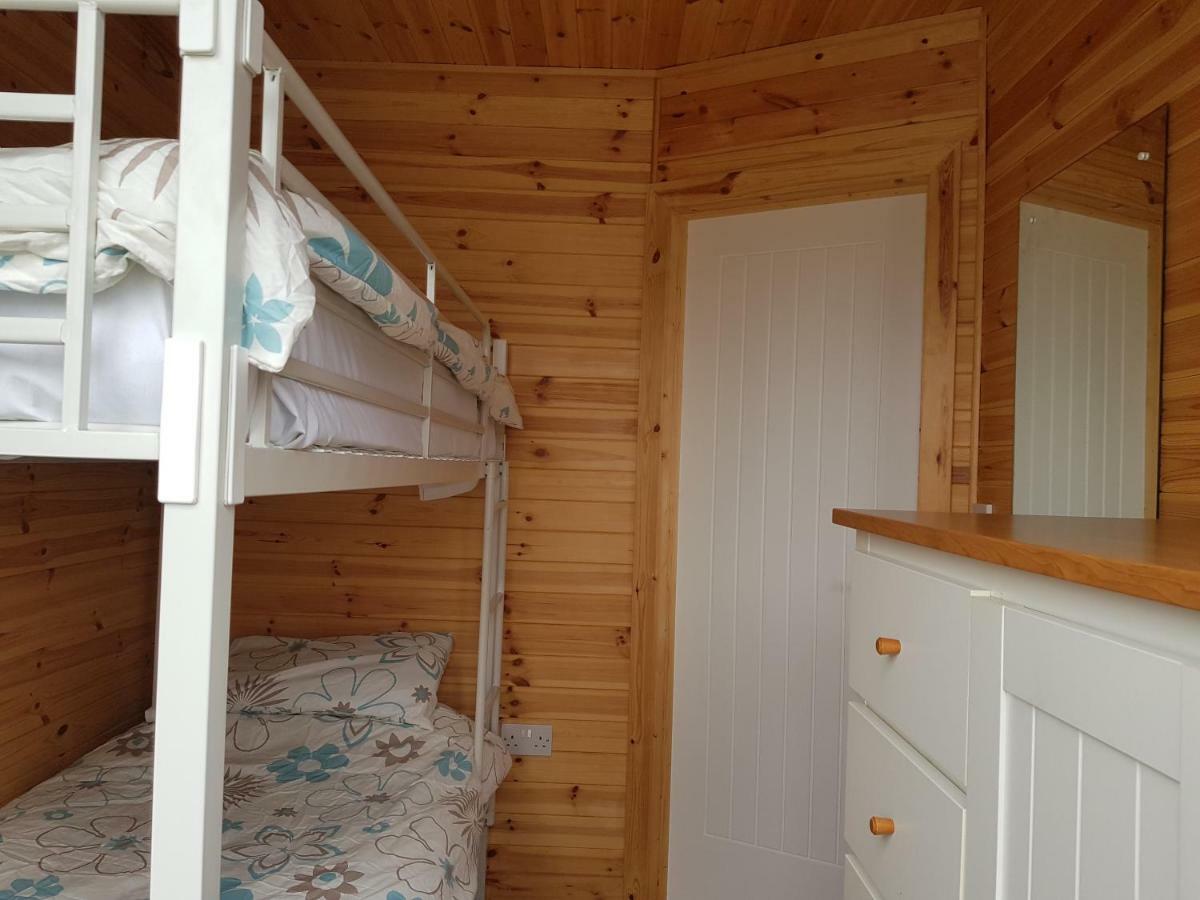 Acorn Camping And Caravan Park Llantwit Major Bagian luar foto
