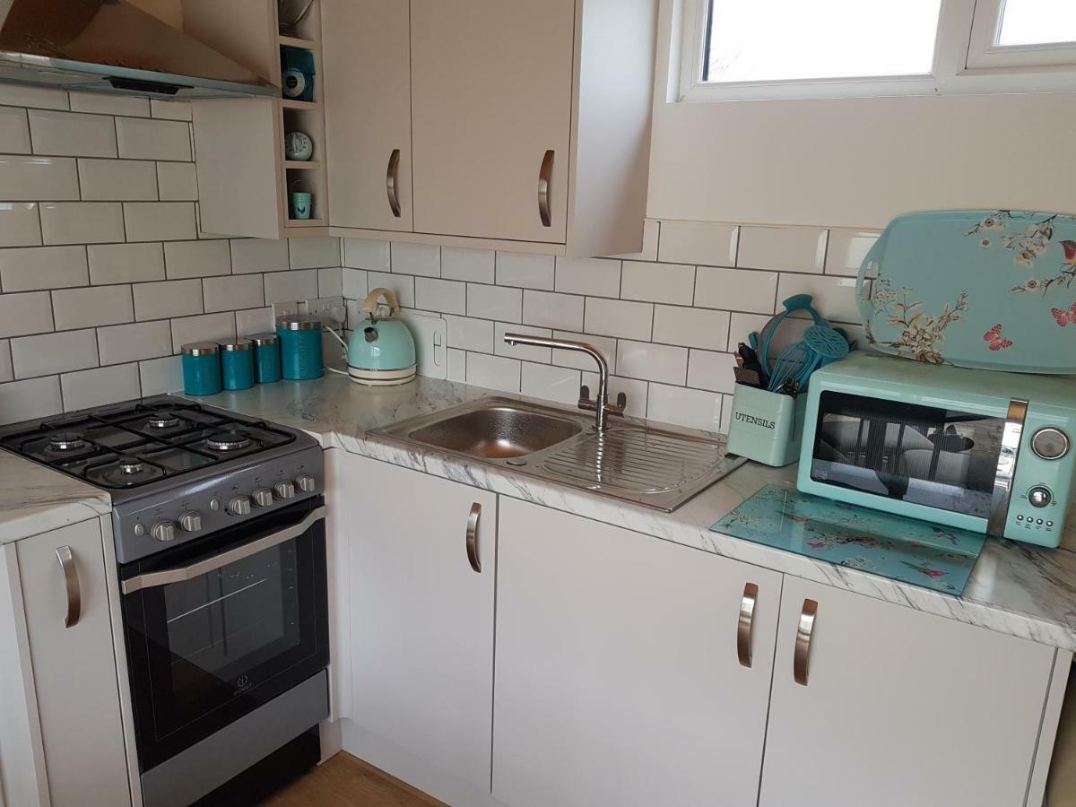 Acorn Camping And Caravan Park Llantwit Major Bagian luar foto