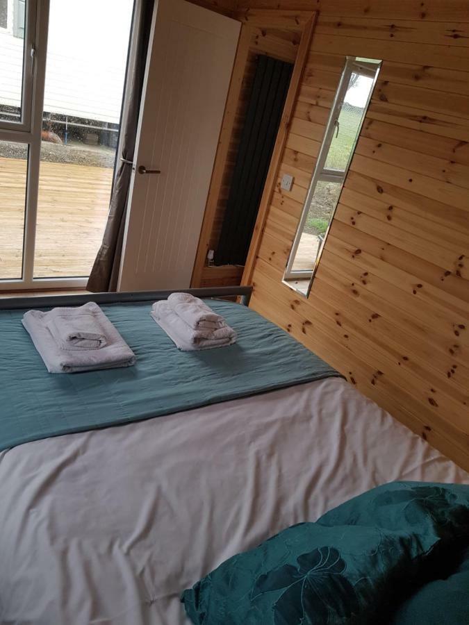 Acorn Camping And Caravan Park Llantwit Major Bagian luar foto