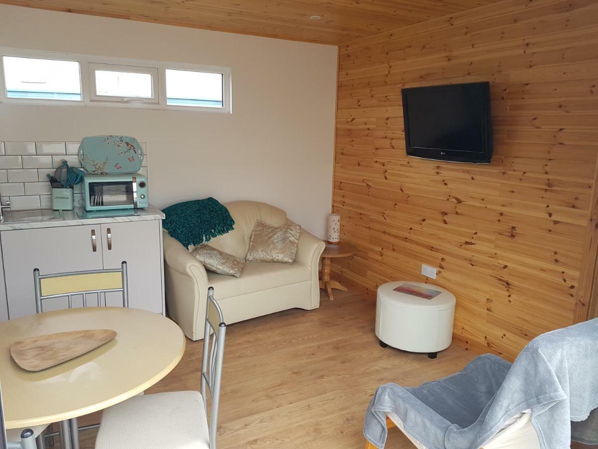 Acorn Camping And Caravan Park Llantwit Major Bagian luar foto
