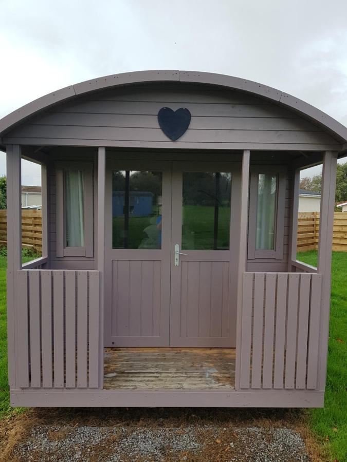 Acorn Camping And Caravan Park Llantwit Major Bagian luar foto