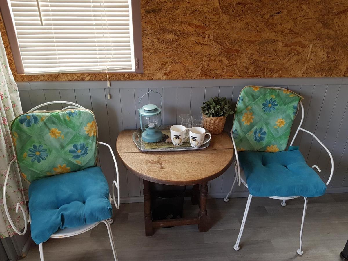 Acorn Camping And Caravan Park Llantwit Major Bagian luar foto